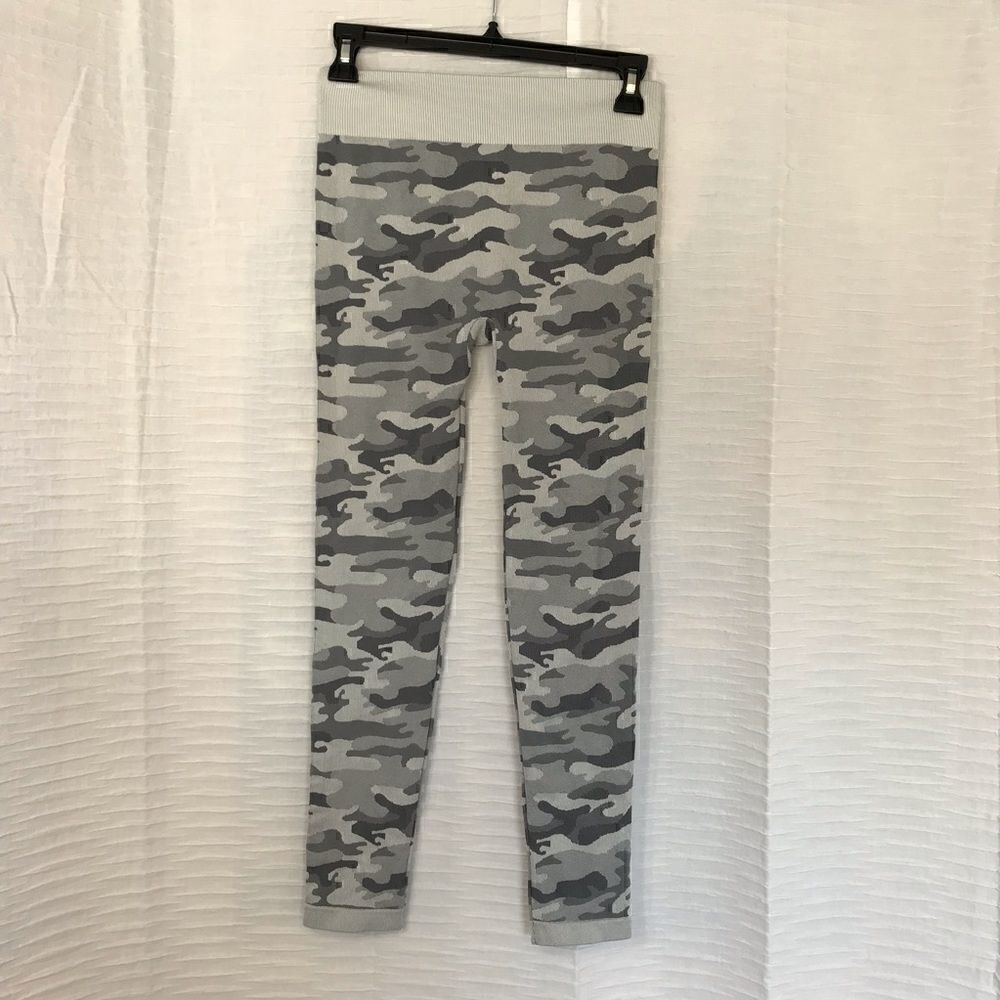 Xersion Gray Camo Thick Compression Leggings - S